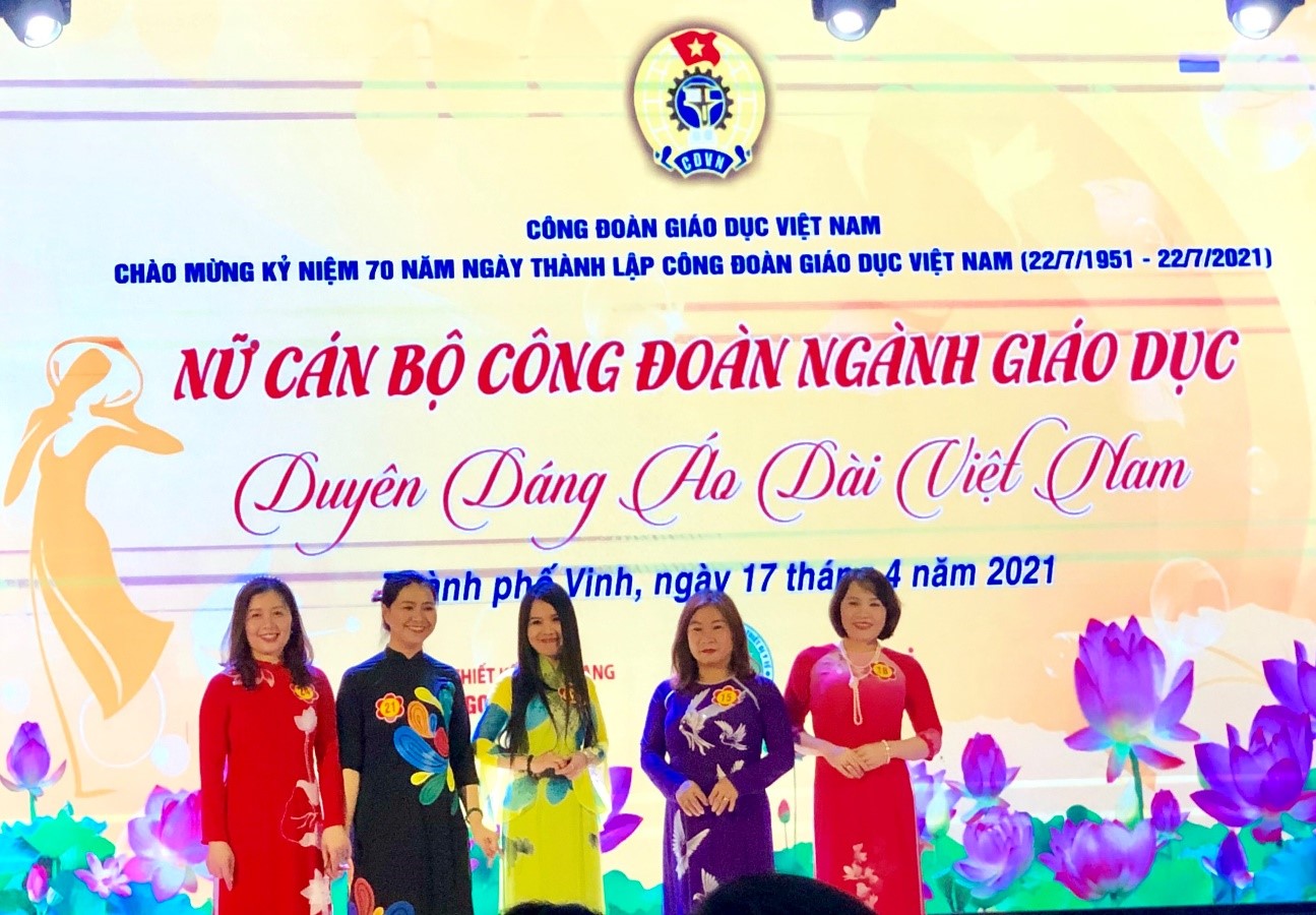 Tự hào là những Cán bộ Nữ công chủ chốt của Công Đoàn ...