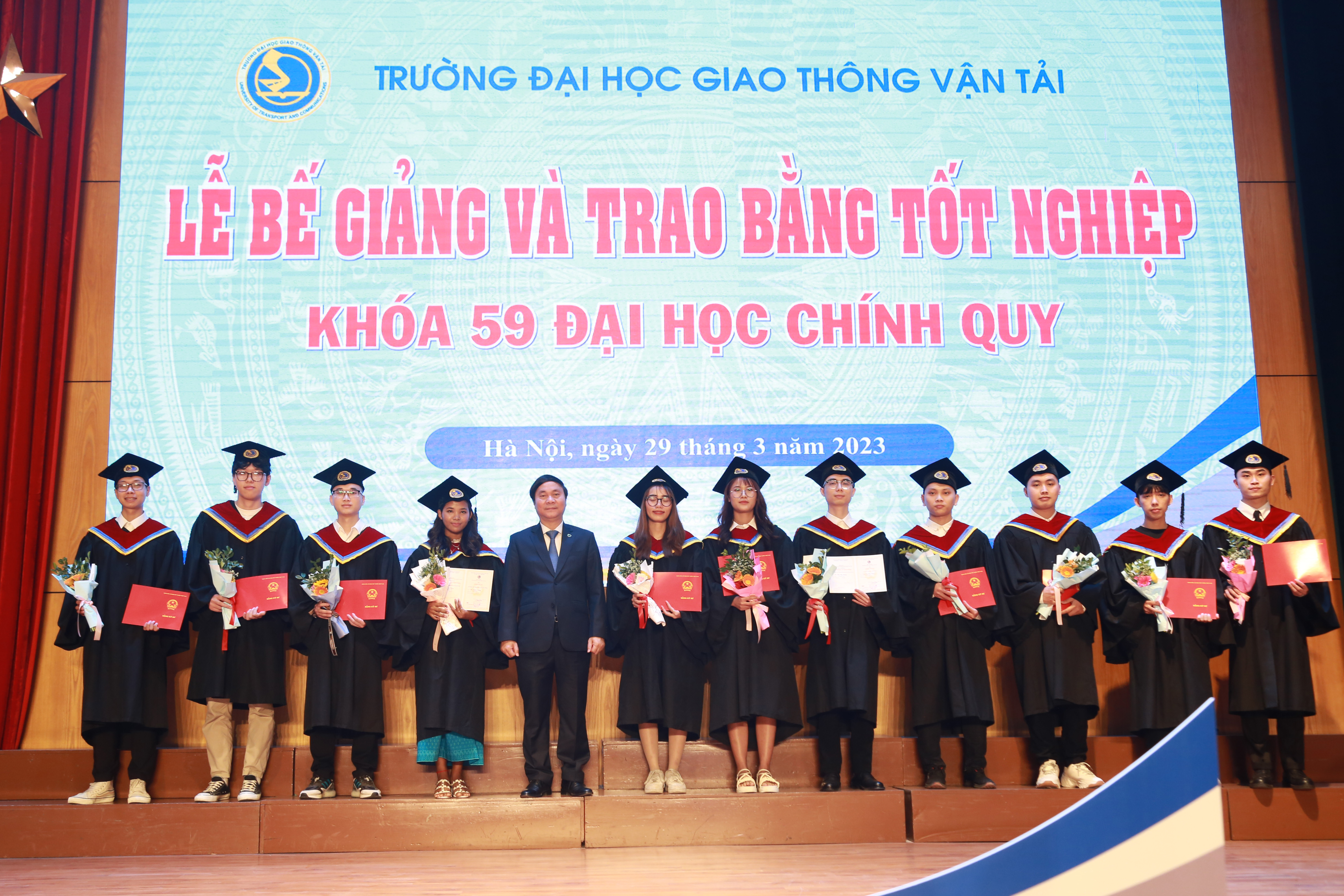 Lễ bế giảng và trao bằng tốt nghiệp khóa 59 đại học chính quy