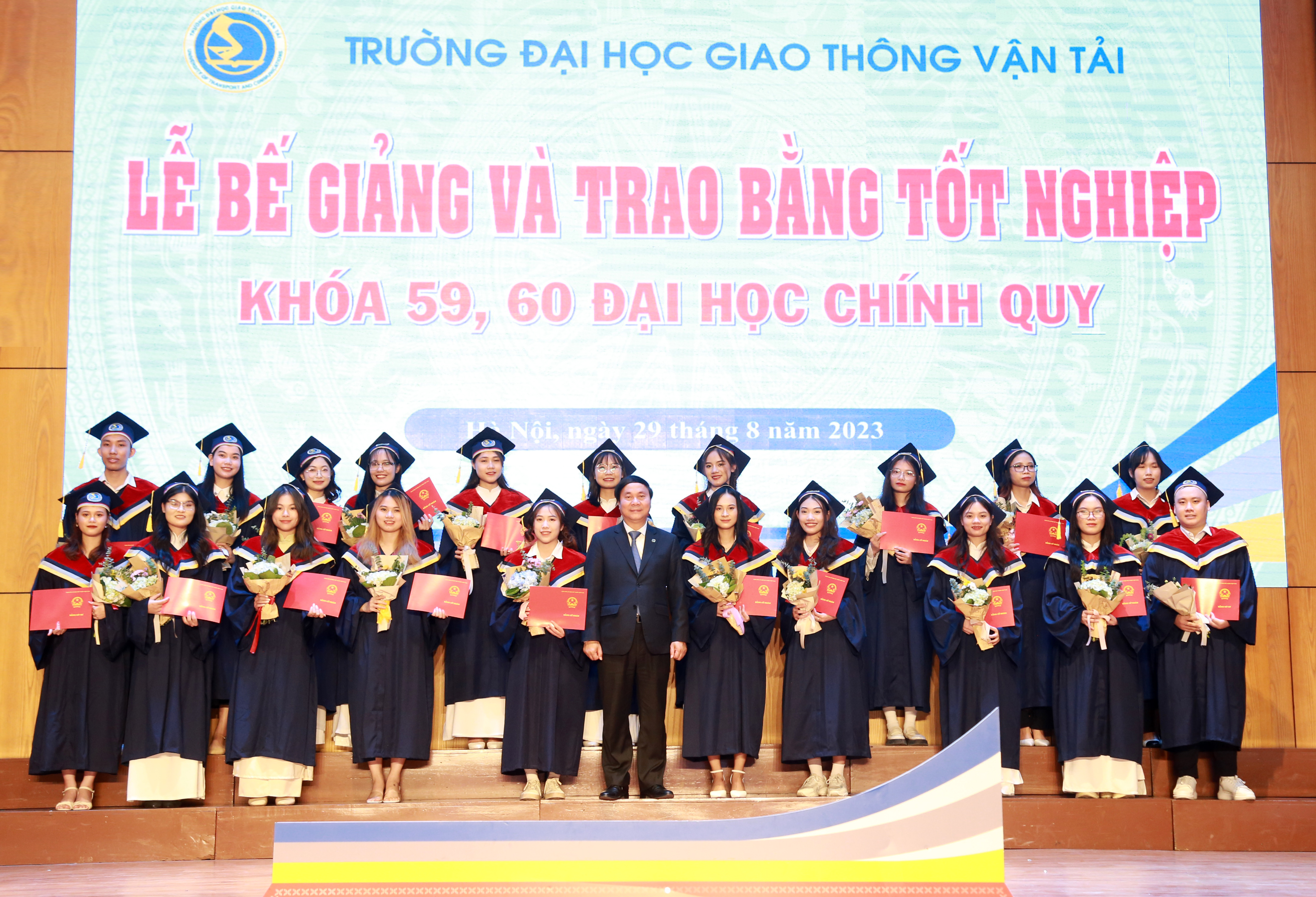 Lễ bế giảng và trao bằng tốt nghiệp khóa 59,60 đại học chính quy