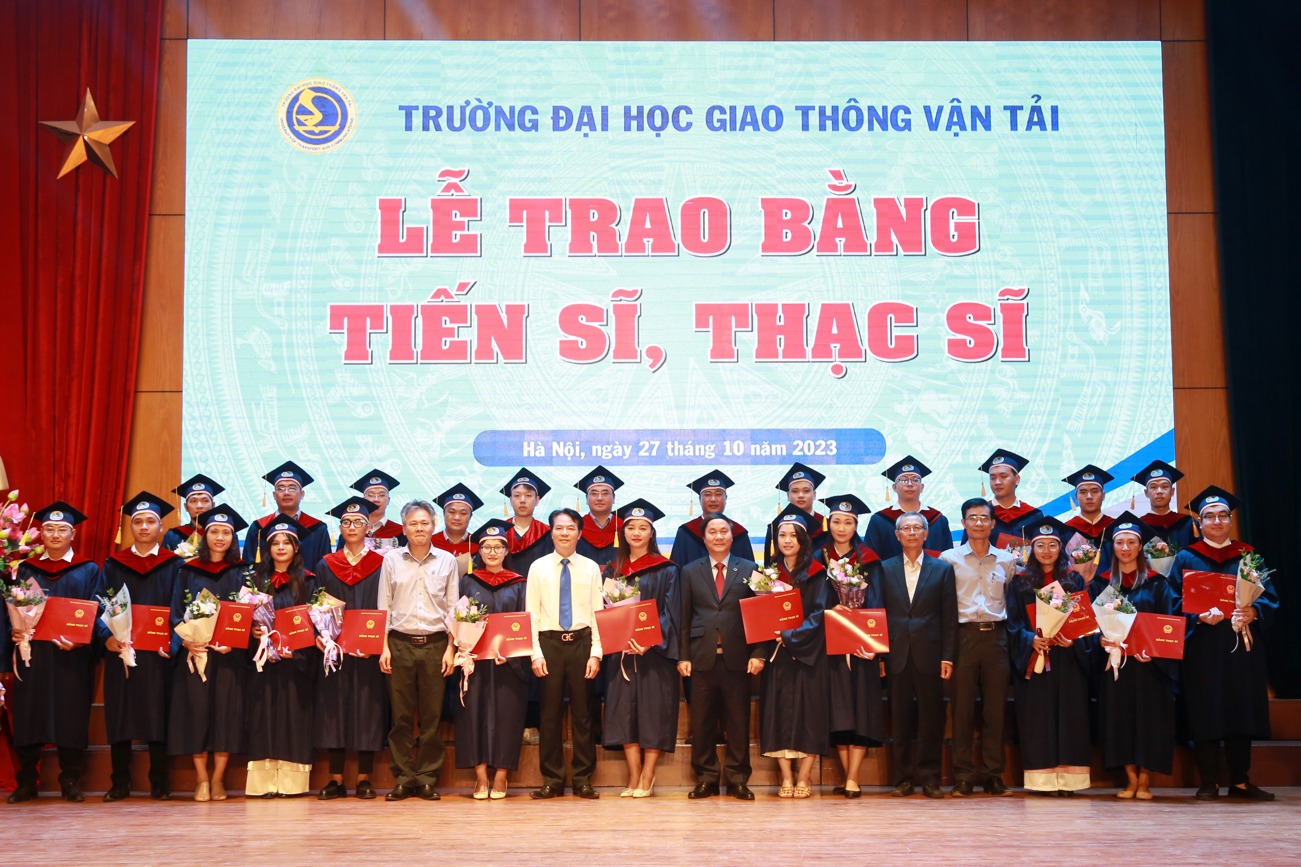 Lễ trao bằng Tiến sĩ, Thạc sĩ năm 2023