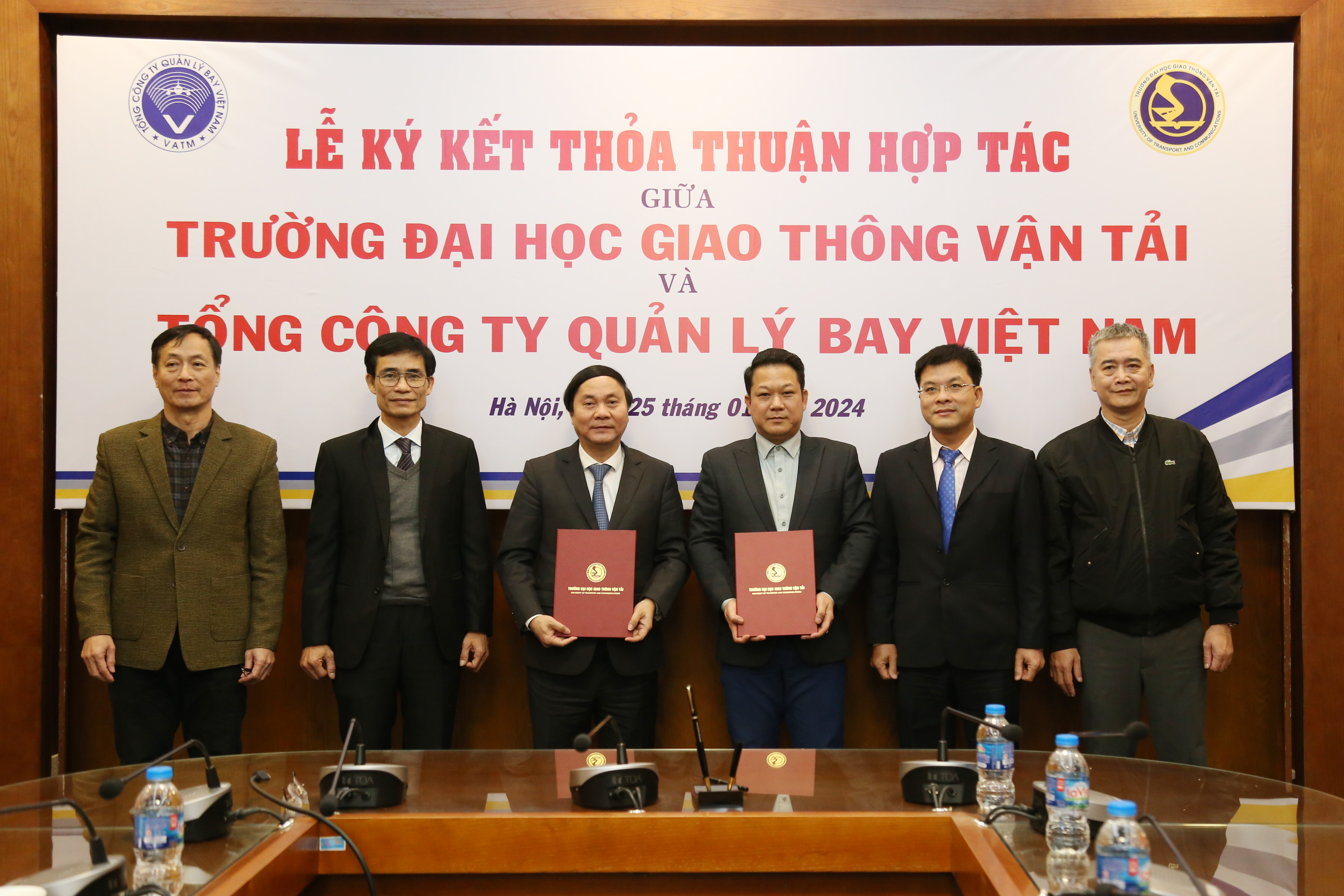 Lễ ký kết thỏa thuận hợp tác giữa Trường Đại học GTVT và  Tổng công ty quản lý bay Việt Nam