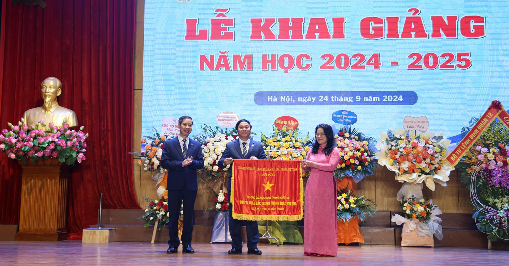 khai giảng