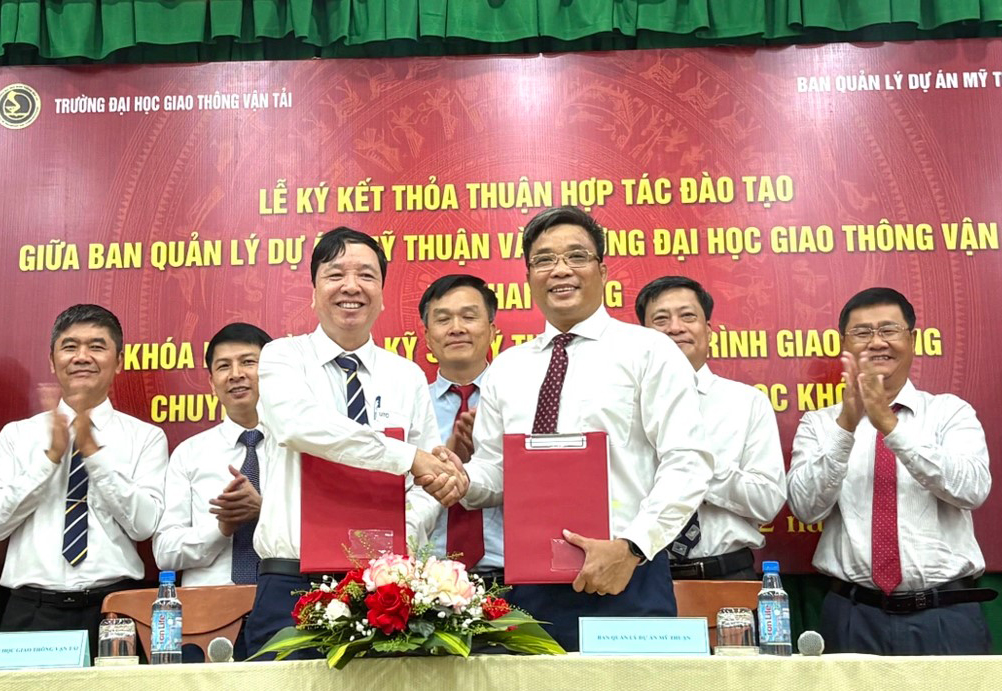 Lễ ký kết thỏa thuận hợp tác đào tạo kỹ sư đường sắt tốc độ cao giữa Trường Đại học Giao thông vận tải và Ban quản lý dự án Mỹ Thuận