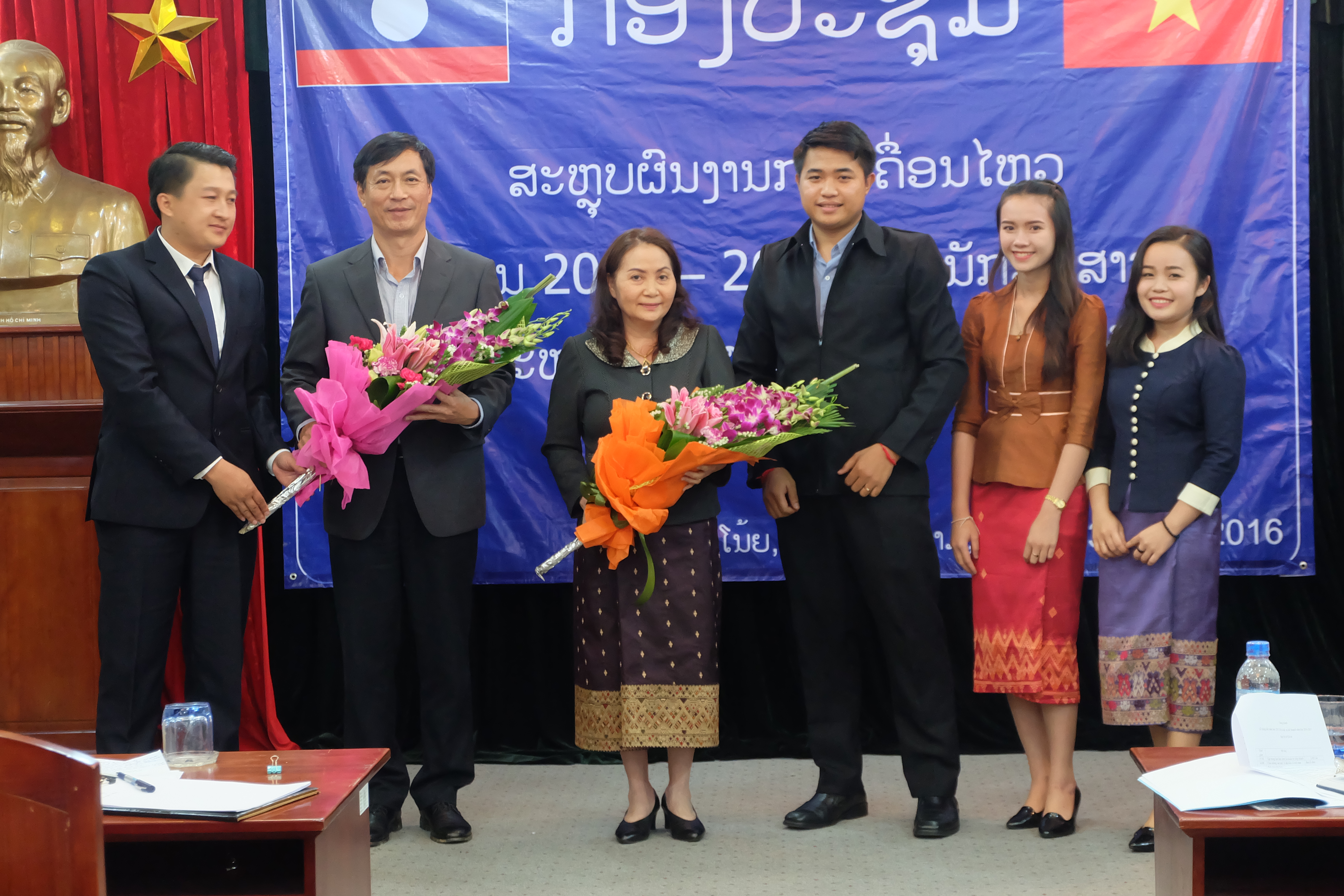 Lễ Tổng kết năm học 2015-2016 và phương hướng, nhiệm vụ năm học 2016-2017 của Lưu học sinh Lào học tập tại trường ĐH Giao thông vận tải