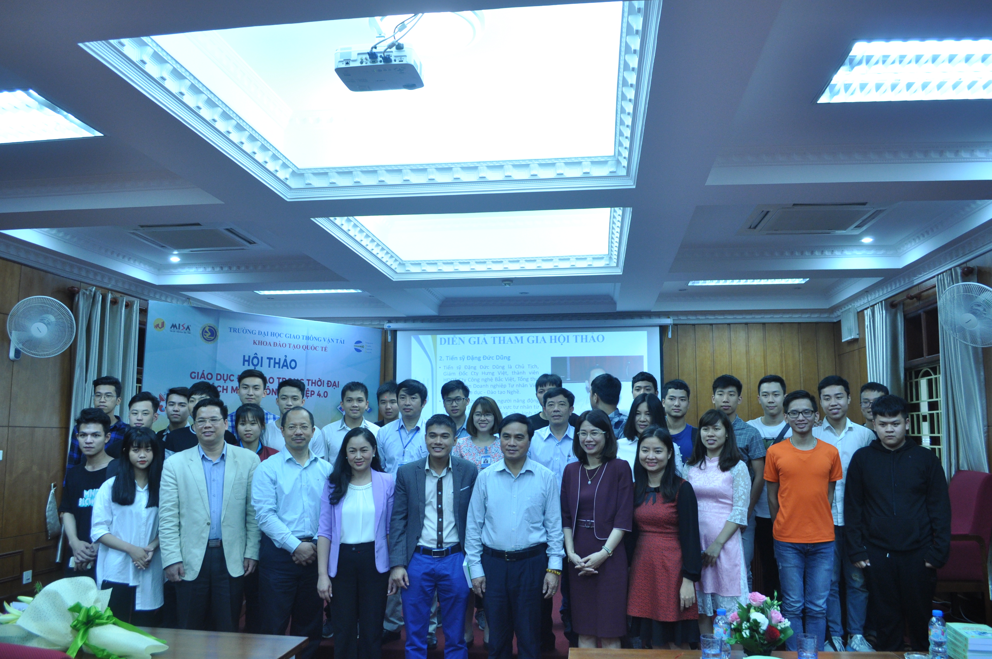 Hội thảo “Giáo dục đào tạo trong thời đại cách mạng công nghiệp 4.0”