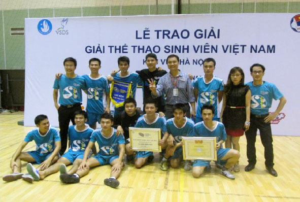Đội tuyển bóng đá trong nhà sinh viên Trường Đại học GTVT vô địch Giải thể thao sinh viên Việt Nam (VUG) khu vực Hà Nội